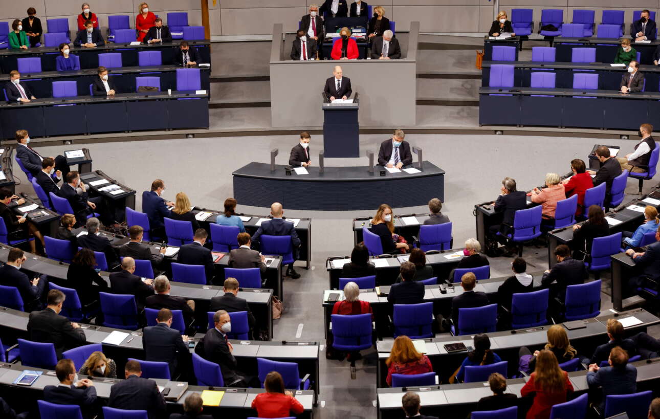 Γερμανία: Καβγάς CDU και FDP για το ποιος (δεν) θα κάτσει δίπλα στους ακροδεξιούς του AfD