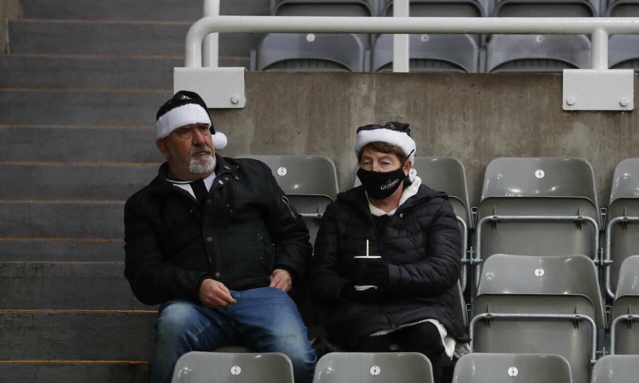 Οι αρνητές του εμβολίου απειλούν την Πρέμιερ Λιγκ