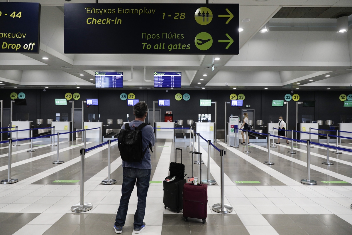 Μειώνεται στους τρεις μήνες η ισχύς πιστοποιητικού νόσησης για είσοδο στην Ελλάδα