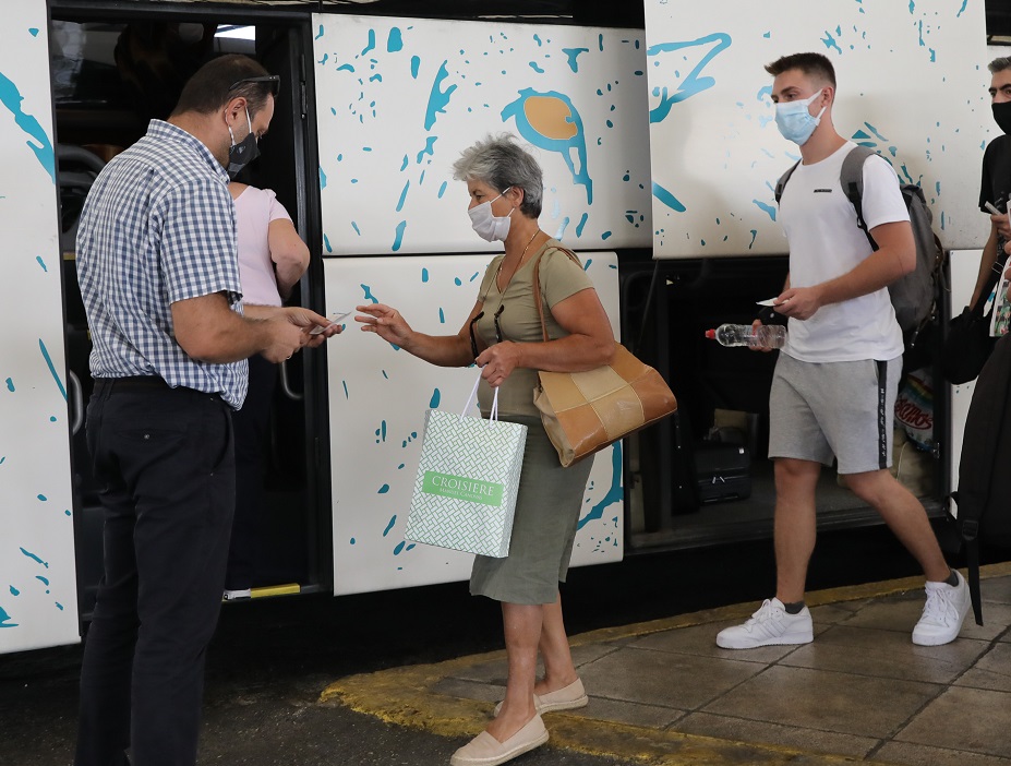 Επιτροπή Εμπειρογνωμόνων: Τρεις μήνες η διάρκεια του πιστοποιητικού νόσησης