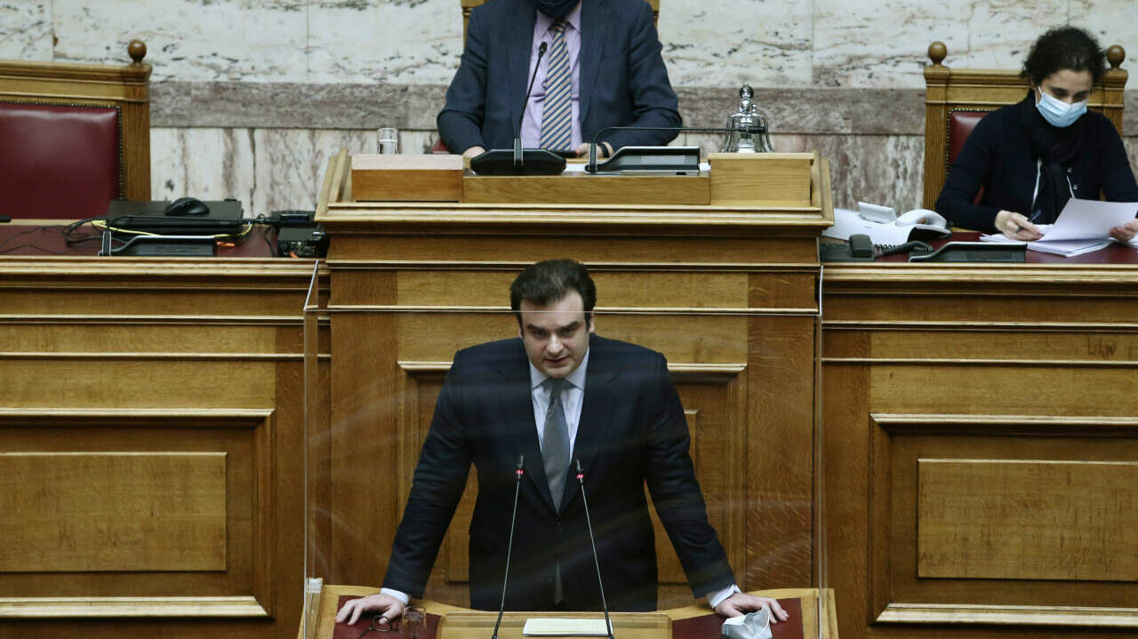 Πιερρακάκης: Το 2021 κάθε Ελληνας γλίτωσε 55 ουρές σε δημόσιες υπηρεσίες