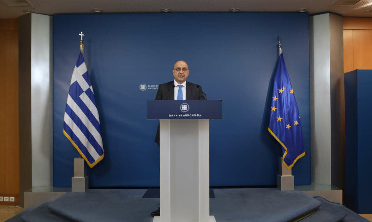 Απάντηση Οικονόμου στον ΣΥΡΙΖΑ για τα τεστ: Στην πρώτη πεντάδα πανευρωπαϊκά η Ελλάδα – οι αριθμοί λένε την αλήθεια