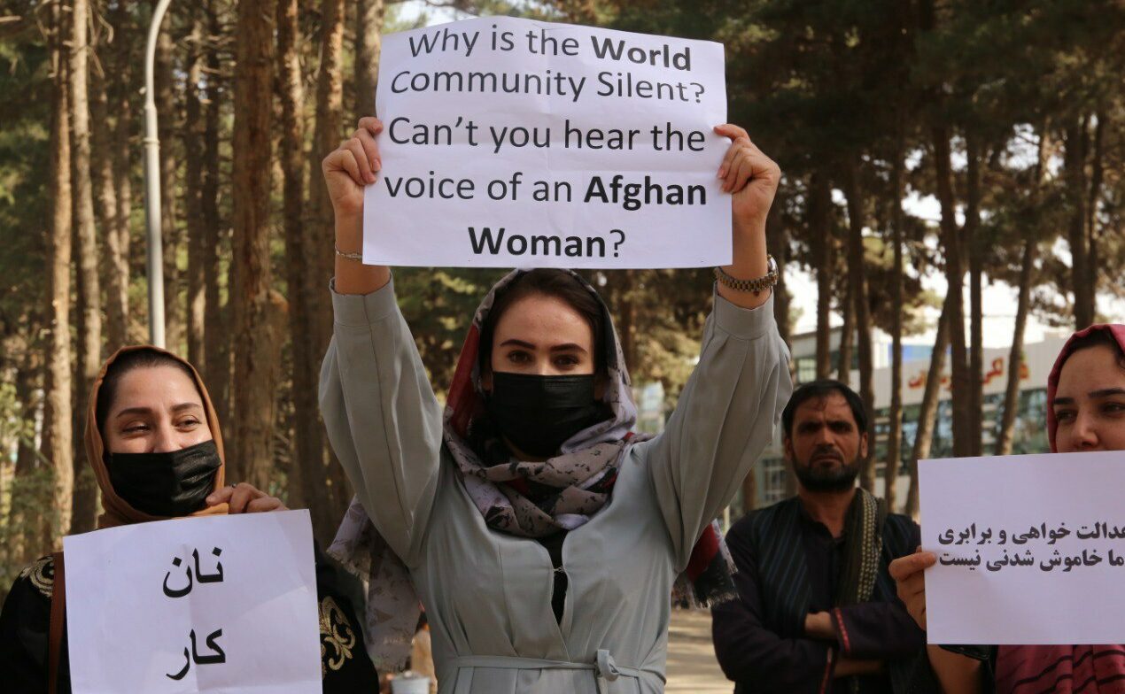 Αφγανιστάν: Δεκάδες γυναίκες στους δρόμους για τον αποκλεισμό τους από την εκπαίδευση και την εργασία