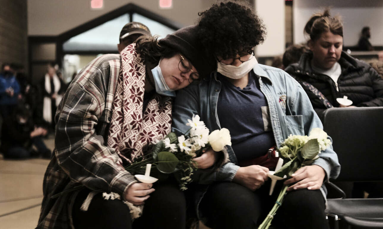 Το μακελειό στις ΗΠΑ: Ο 15χρονος χρησιμοποίησε όπλο που είχε αγοράσει πρόσφατα ο πατέρας του