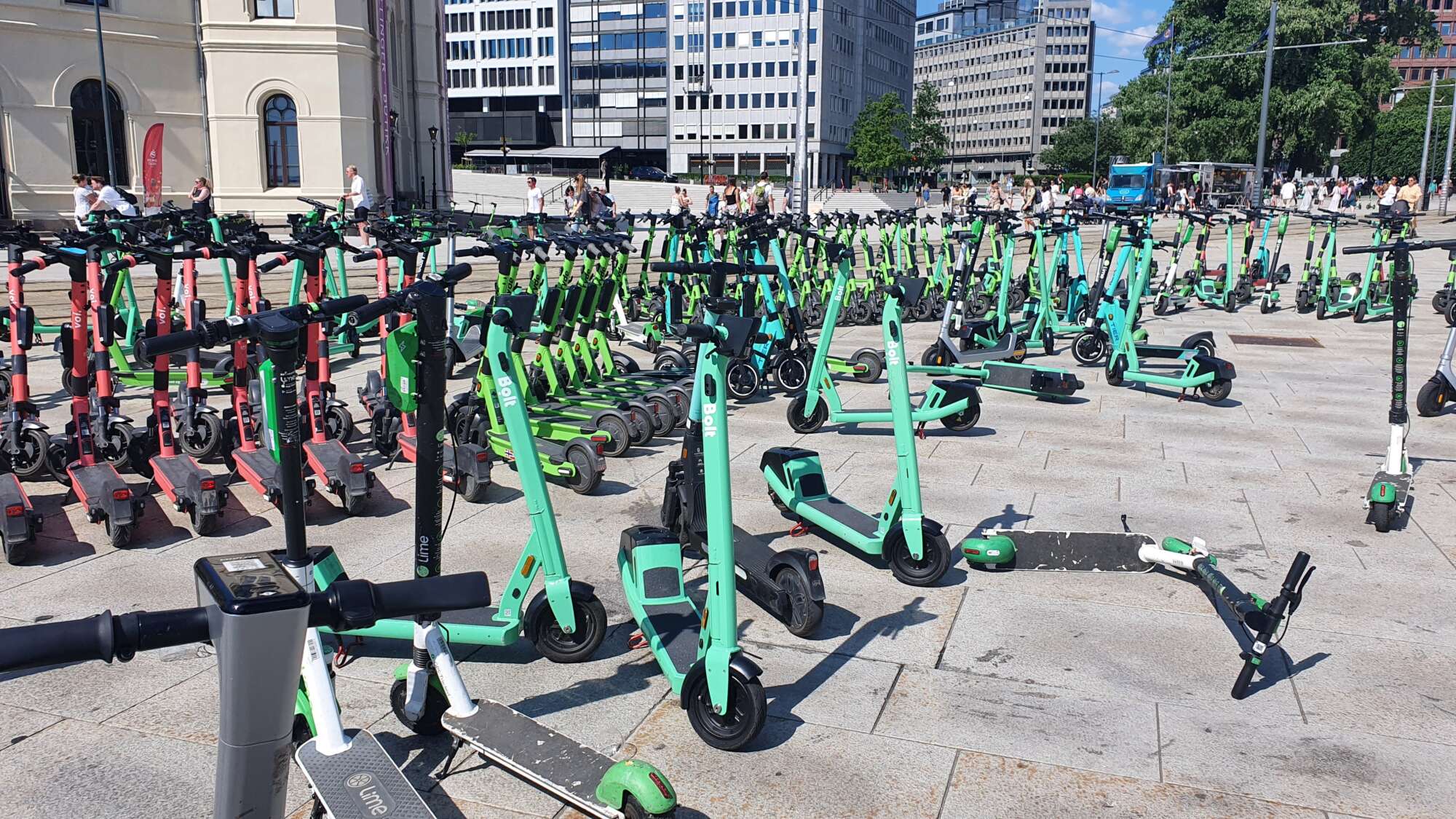 Σκανδιναβία: Τους έχουν κάνει τη ζωή… (ηλεκτρικό) πατίνι