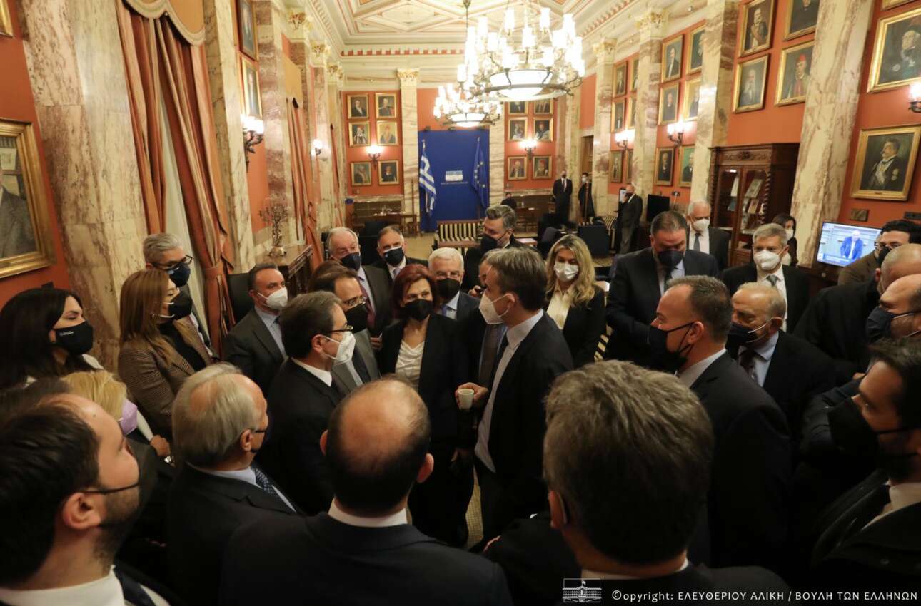 O Μητσοτάκης σε βουλευτές της ΝΔ: Ο ΣΥΡΙΖΑ επιδιώκει την πόλωση, δεν θα τους κάνουμε τη χάρη