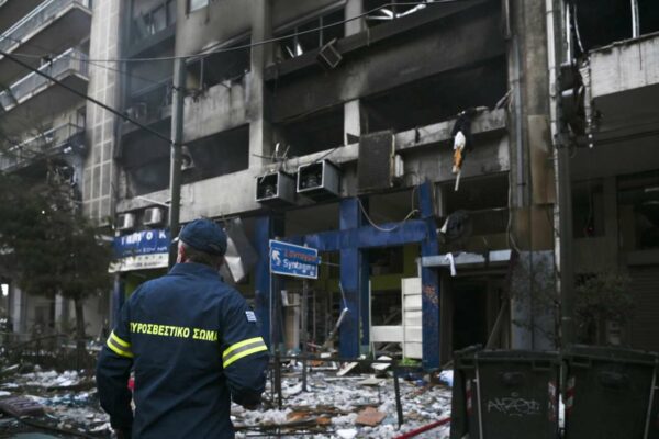 Ισχυρή έκρηξη σε κτίριο της λεωφόρου Συγγρού – βομβαρδισμένο τοπίο η γύρω περιοχή