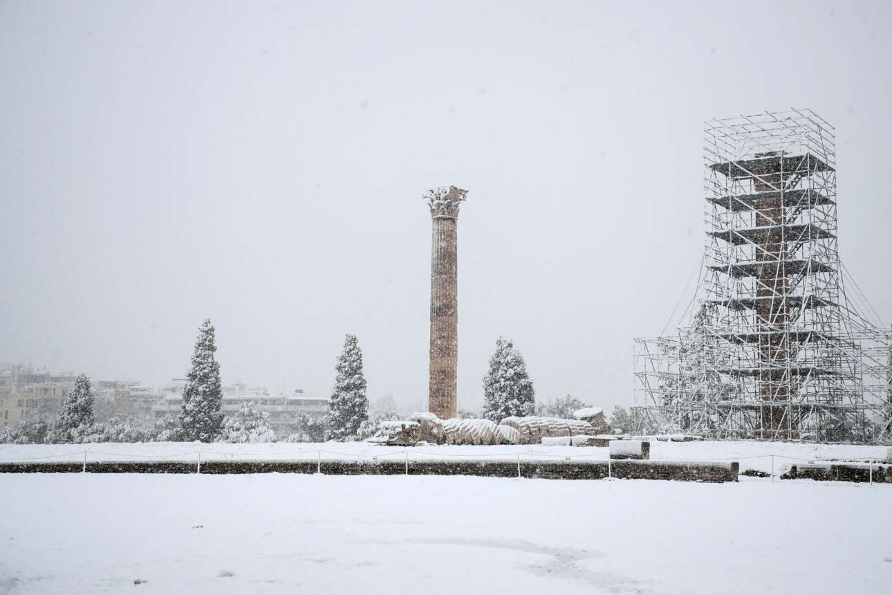 Το χιονισμένο τοπίο στους Στύλους του Ολυμπίου Διός