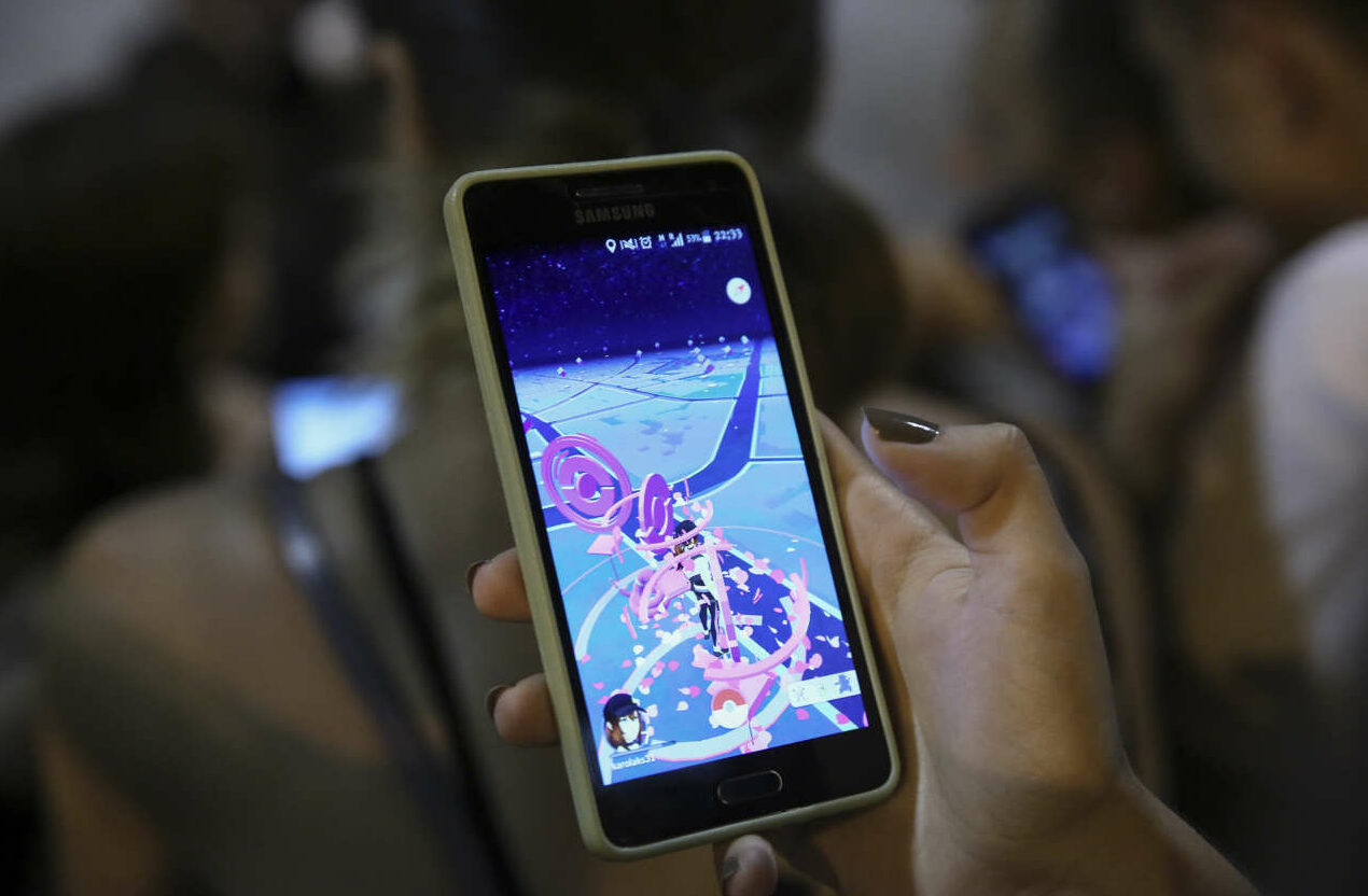 Σε ισχύ το mobilefees.gov.gr: Απαλλαγή από τα τέλη κινητής τηλεφωνίας για τους 18-29 ετών