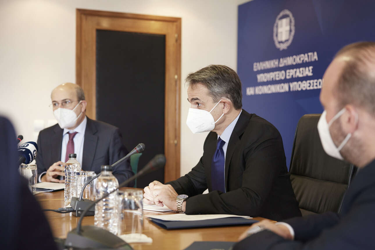 Μητσοτάκης: 86.000 νέες θέσεις εργασίας μέσα από τα νέα προγράμματα του ΟΑΕΔ