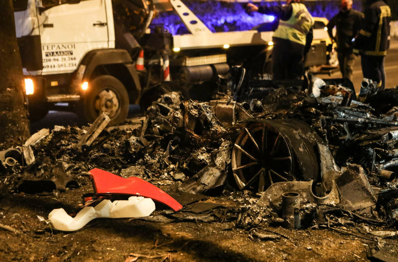 Πώς έγινε το τροχαίο με τη Ferrari 488 Pista στη Βούλα – Σε κατάσταση σοκ η οικογένεια Μονογυιού