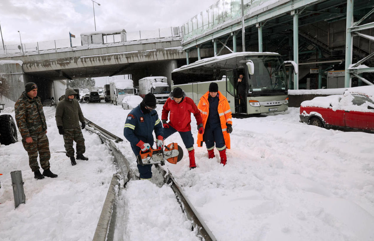 Αττική Οδός: Πού έχει ανοίξει ο δρόμος για να πάρουν οι οδηγοί τα ΙΧ τους