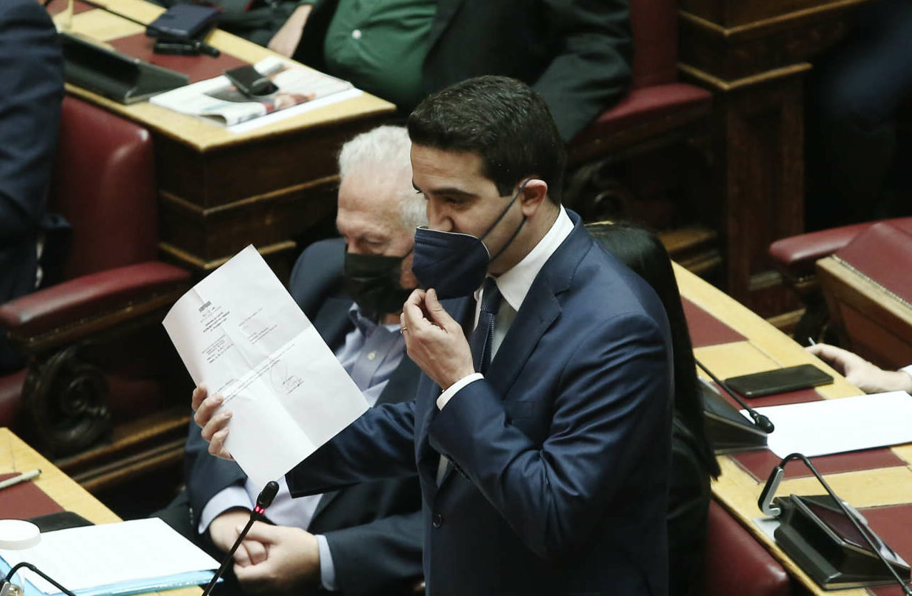 Αντιπαράθεση Κατρίνη – Τασούλα (αλλά και λύση) για παραχώρηση αίθουσας στην ΚΟ του ΚΙΝΑΛ