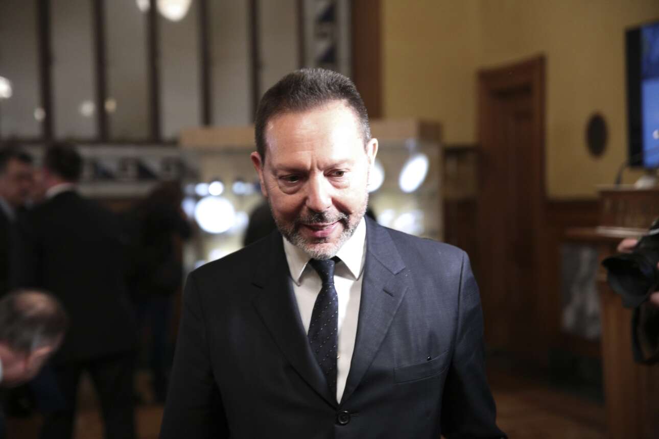 Στουρνάρας: Καμπανάκι για το χρέος – Πρέπει να φέρουμε το μέλλον στο παρόν