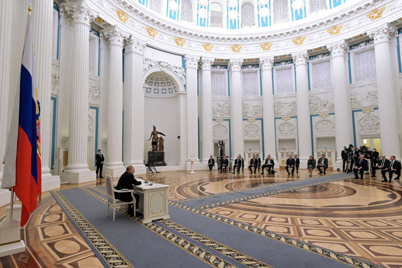 Οταν ο Πούτιν το πήρε απόφαση – Τα παρασκήνια ενός μοιραίου Συμβουλίου Ασφαλείας