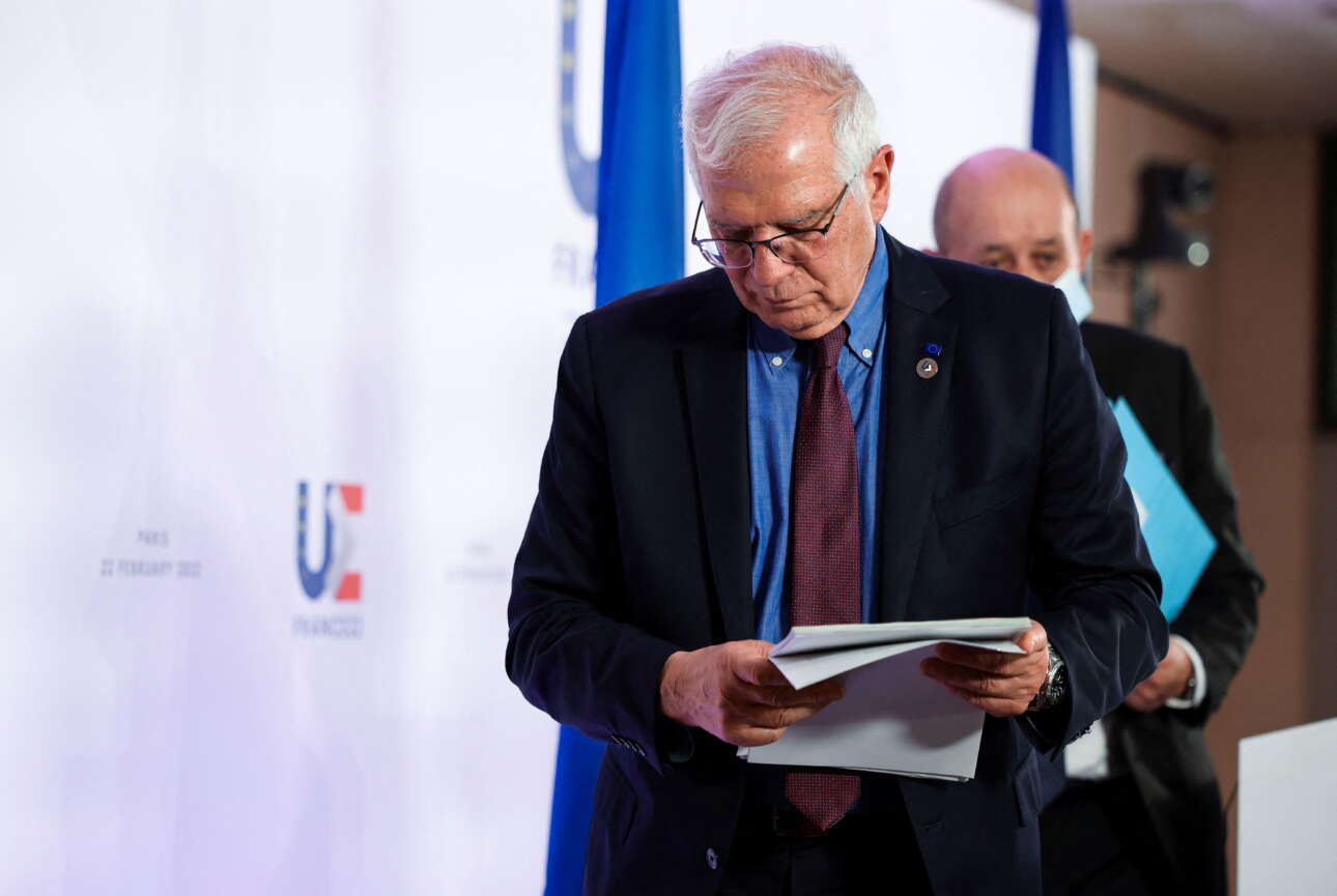 Κυρώσεις από την ΕΕ κατά της Ρωσίας – Μπορέλ: «Τέρμα τα πάρτι και τα ψώνια…»