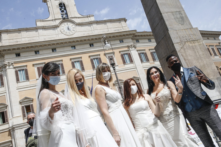 Ιταλία: Δώρο 2.000 ευρώ για κάθε γάμο δίνει το Λάτσιο