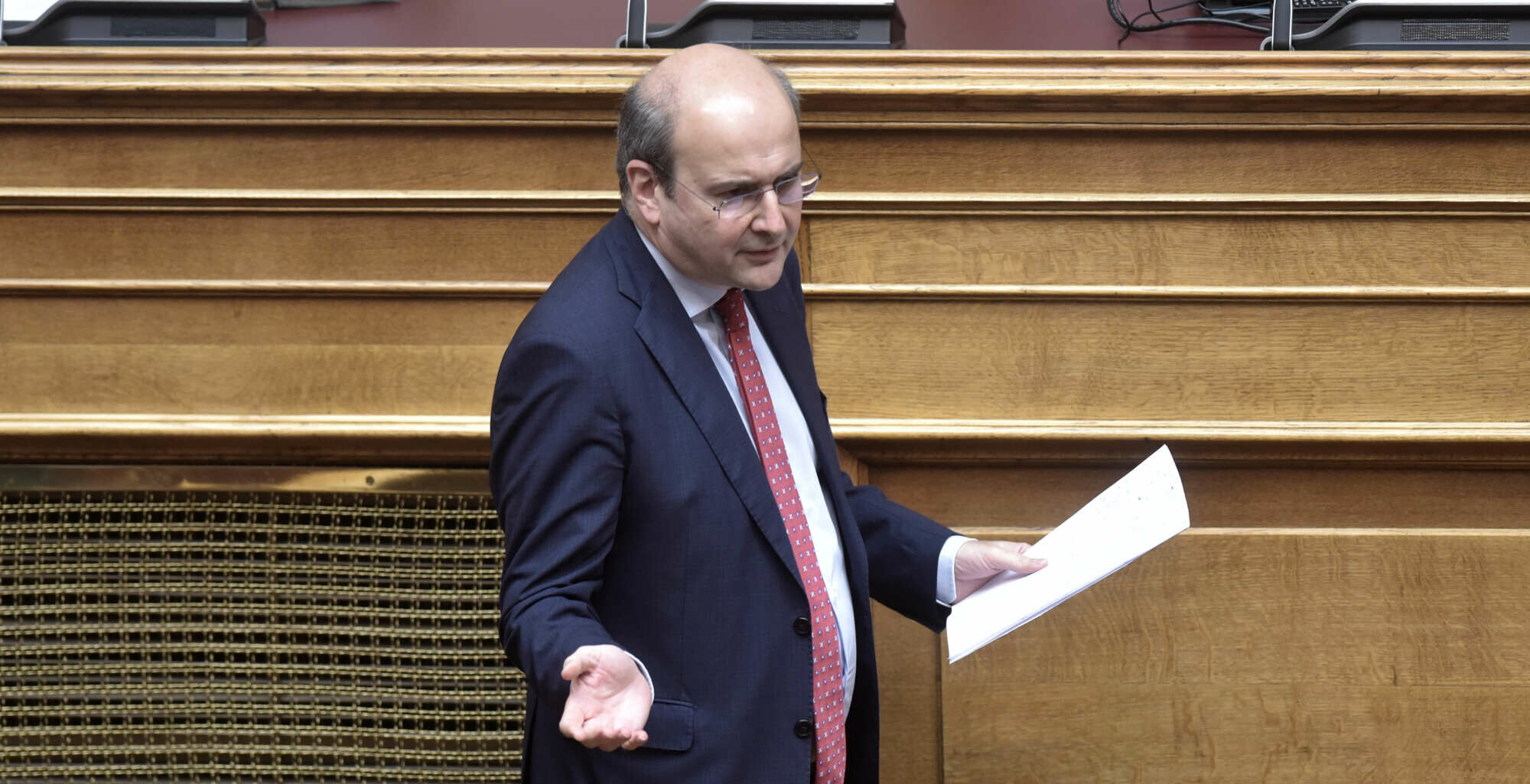 Χατζηδάκης: «Οταν θεσπίσαμε την 4ήμερη εργασία μάς πέρασαν γενεές δεκατέσσερις»