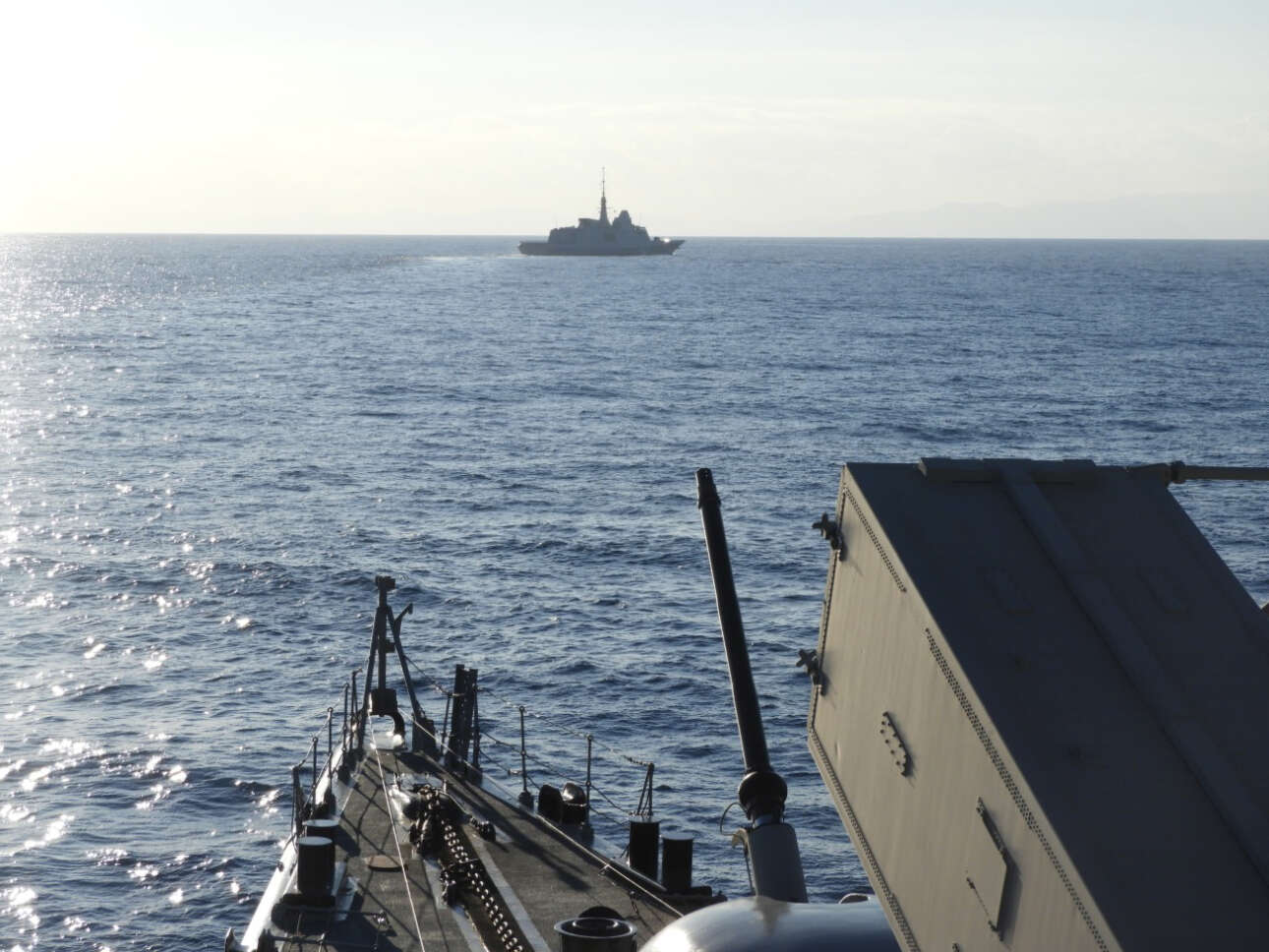 Το αεροπλανοφόρο «Charles de Gaulle» με τα 22 Rafale του ξανά στη Μεσόγειο – κοινά γυμνάσια με μονάδες του ΠΝ