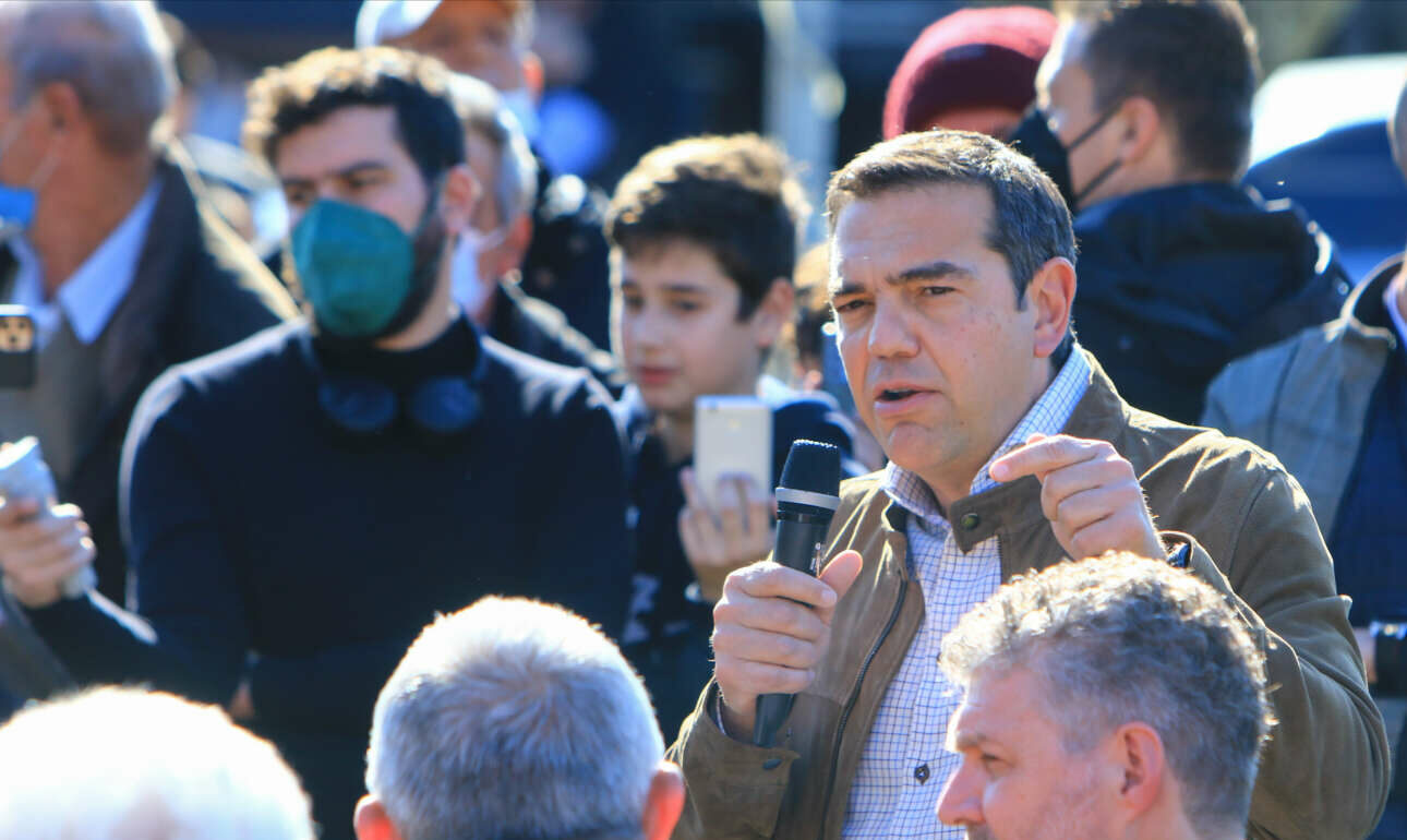 Οικονόμου για Τσίπρα: Ξαναγυρνά στην εποχή που έδινε λύσεις «με ένα νόμο κι ένα άρθρο»