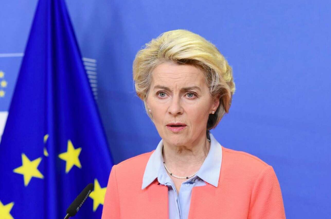 Ούρσουλα φον ντερ Λάιεν: Θα παραλύσουμε τη ρωσική Κεντρική Τράπεζα