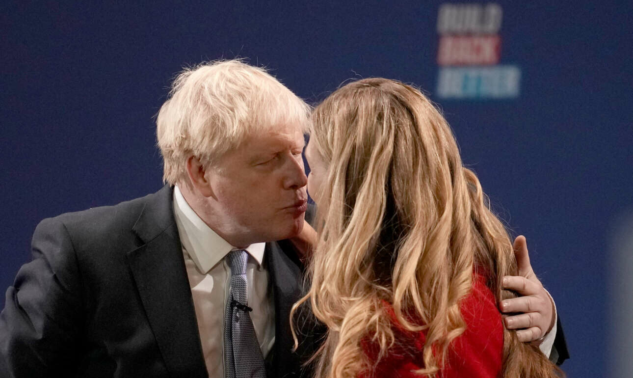 Μπόρις και Κάρι: Επιτέλους, ποιος κυβερνά την Ντάουνιγκ Στριτ;