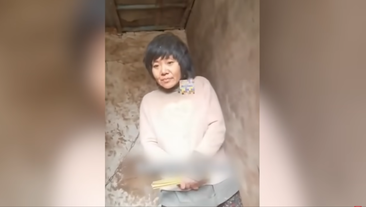 Κίνα: Συνελήφθη ο άνδρας που κρατούσε τη σύζυγό του αλυσοδεμένη σε παράγκα