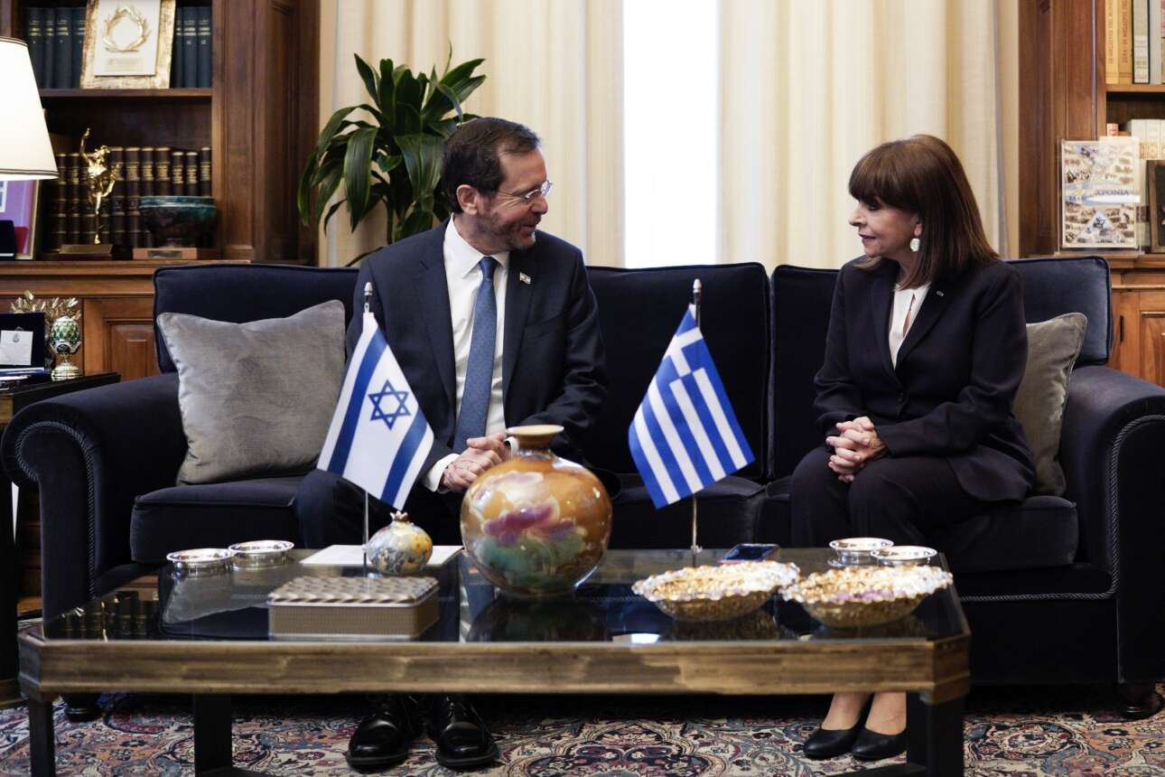 «Εχουμε πάρα πολλά κοινά σημεία» – Η υποδοχή της Σακελλαροπούλου στον Ιτσχάκ Χέρτζογκ