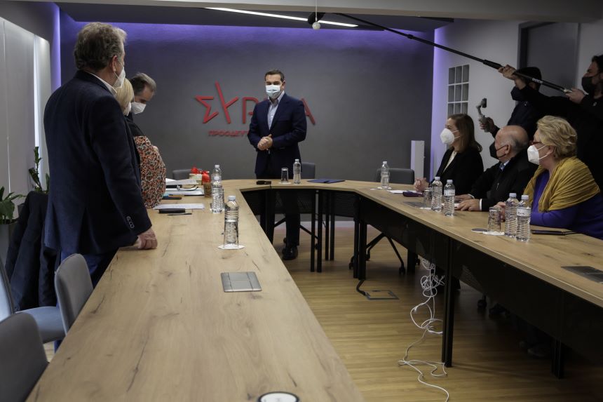 O Τσίπρας πιστεύει ότι «κοροϊδία σαν τη σημερινή δεν έχει ξαναδεί ο συνταξιούχος»