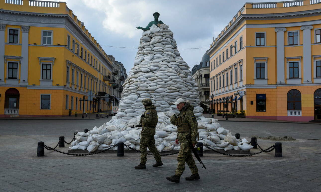 Η 14η ημέρα του πολέμου: Ρωσικά άρματα μάχης στις παρυφές του Κιέβου