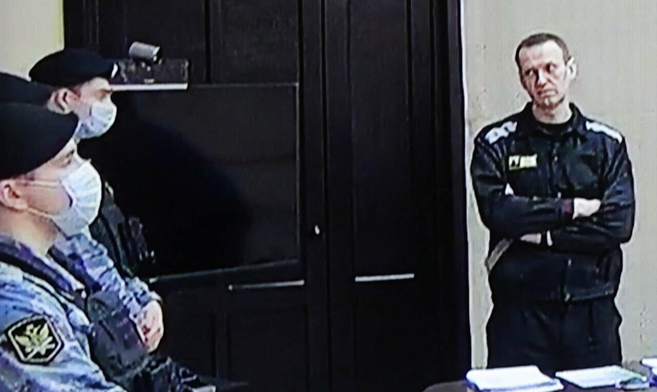 Ρωσία: Δικαστήριο καταδίκασε τον Αλεξέι Ναβάλνι σε κάθειρξη εννέα ετών