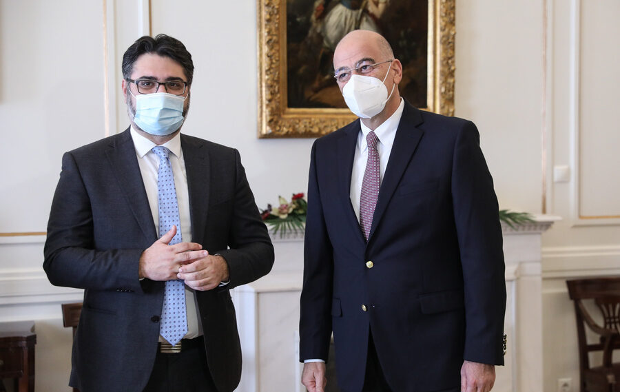 Δένδιας: Αναλαμβάνω επικεφαλής ανθρωπιστικής αποστολής στη Μαριούπολη