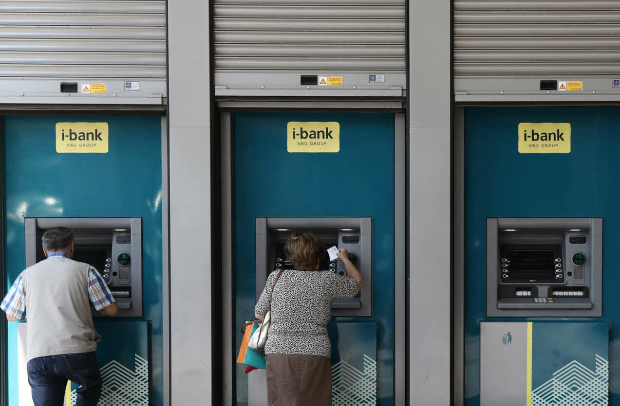 Επίδομα 200 ευρώ: Μεγάλη Εβδομάδα οι πληρωμές, ποιοι και πώς θα το πάρουν