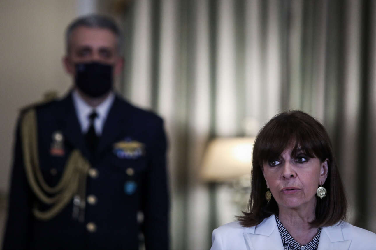 Επικοινωνία Σακελλαροπούλου με τον ουκρανό πρεσβευτή: Η αντίστασή σας μάς συγκινεί βαθύτατα