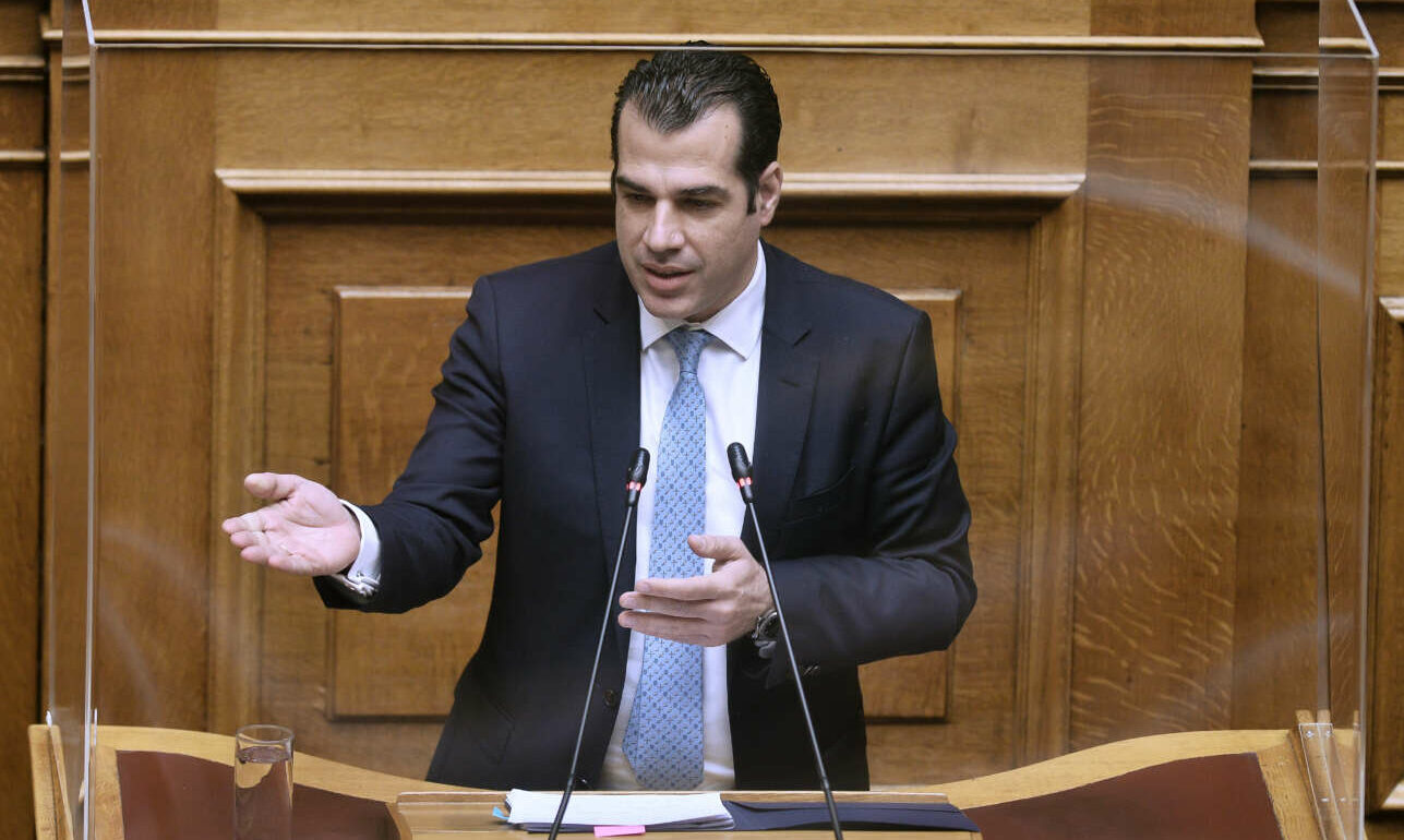 Πλεύρης: Γιατί αποφασίσαμε να παγώσει το πρόστιμο στους ανεμβολίαστους άνω των 60