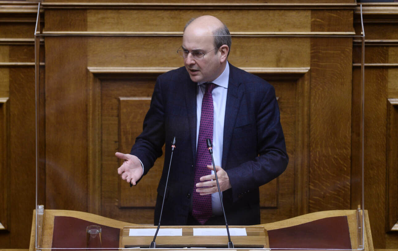 Χατζηδάκης: Αύξηση του μέσου μηνιαίου μισθού κατά 4,3% στην τετραετία