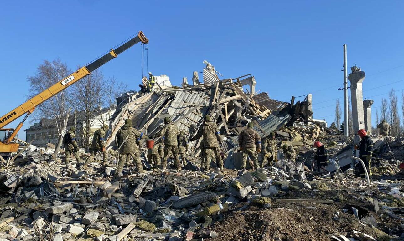 Ουκρανία: Δεκάδες νεκροί από ρωσικό βομβαρδισμό σε στρατόπεδο