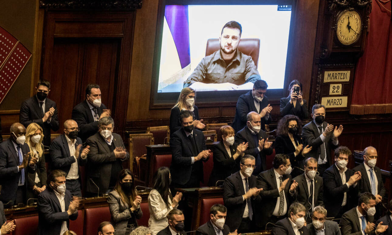 Ζελένσκι στην ιταλική Βουλή: Μην υποδεχτείτε ρώσους τουρίστες το καλοκαίρι