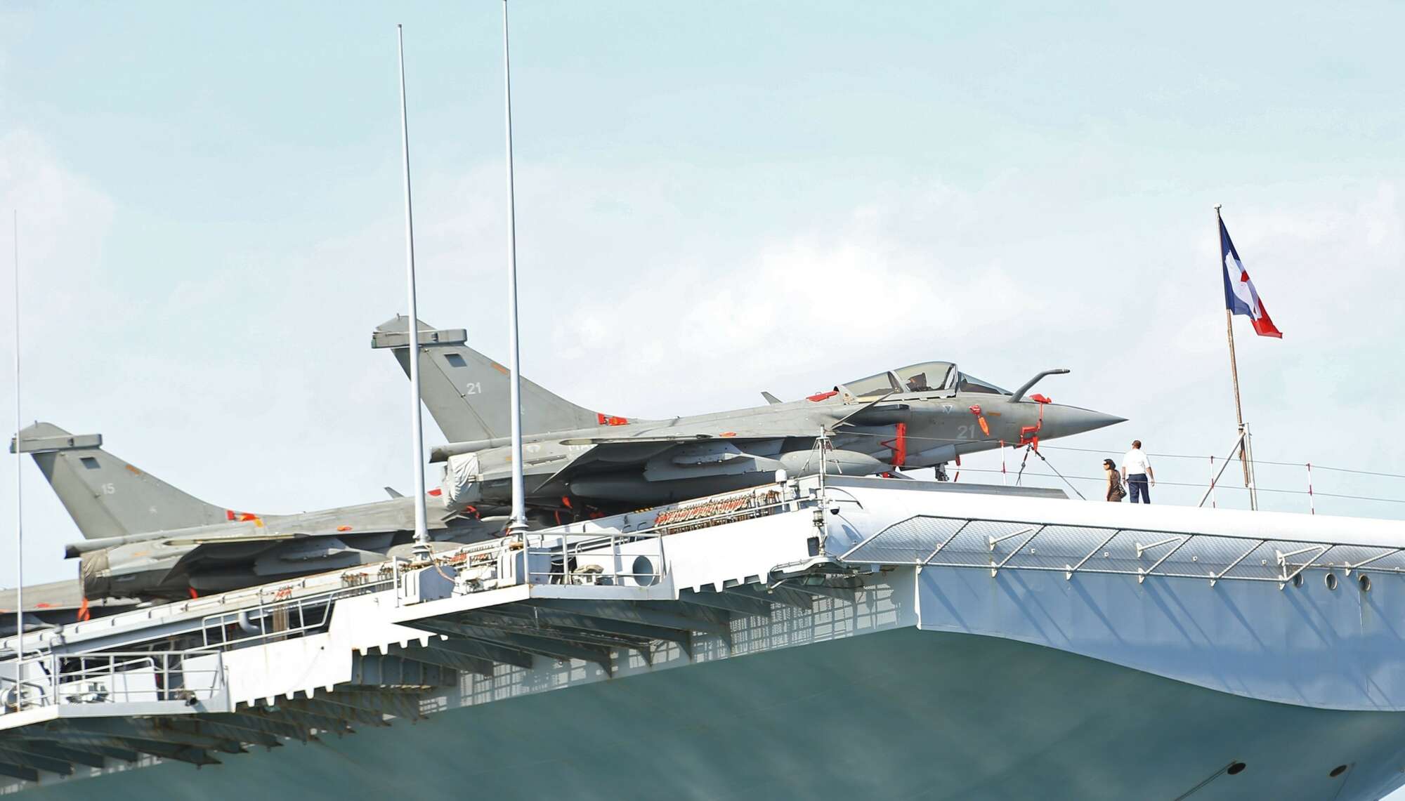 Γαλλία: Το «Σαρλ ντε Γκολ» απέπλευσε από τη Λεμεσό λόγω Ουκρανίας