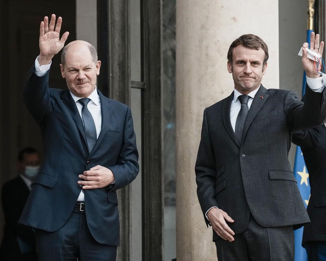 Φωνή βοώντος… Μακρόν και Σολτς ζήτησαν από τον Πούτιν άμεση κατάπαυση του πυρός