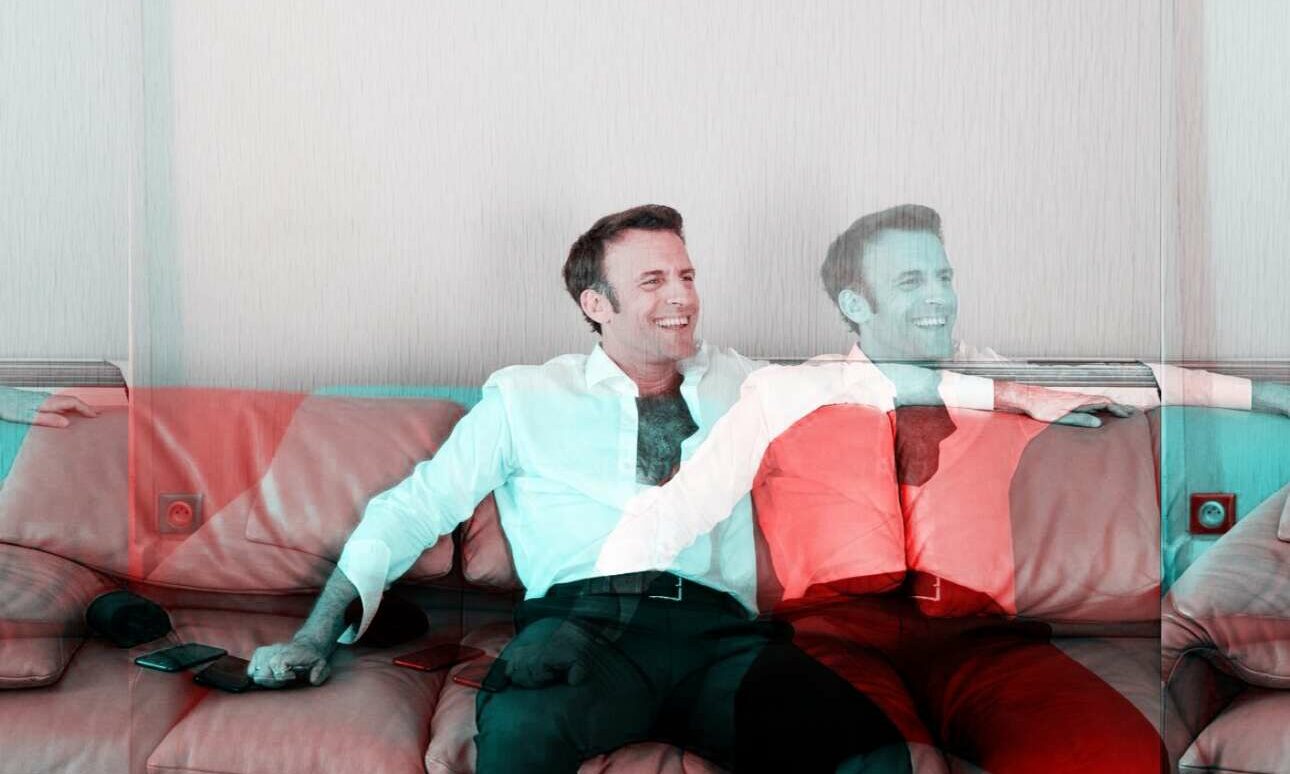 Η πολιτική του ξεκούμπωτου πουκάμισου