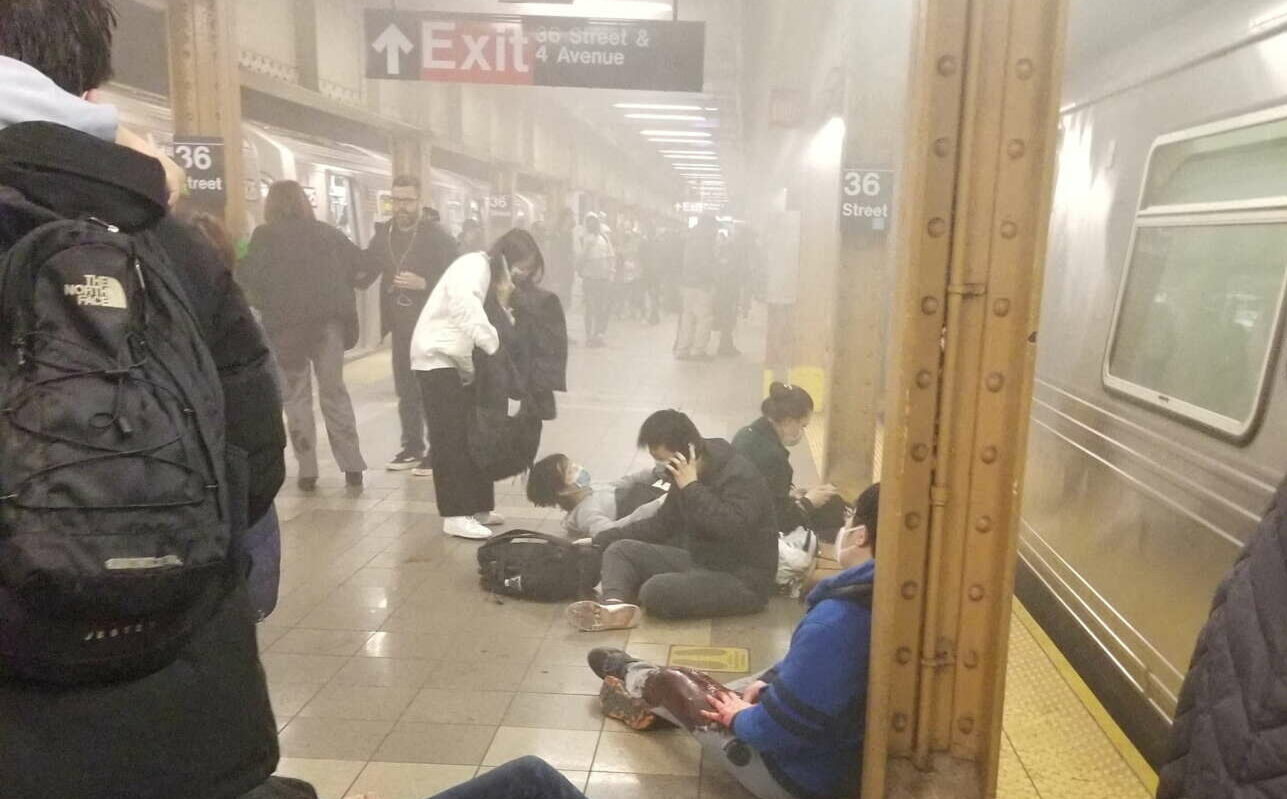 Νέα Υόρκη: Πυροβολισμοί σε σταθμό του μετρό – πολλοί τραυματίες