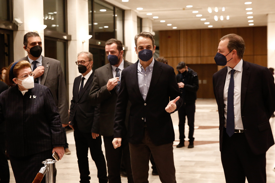 Μητσοτάκης: Το βιολί του Καβάκου να ακουστεί πιο δυνατά από τις ρωσικές βόμβες