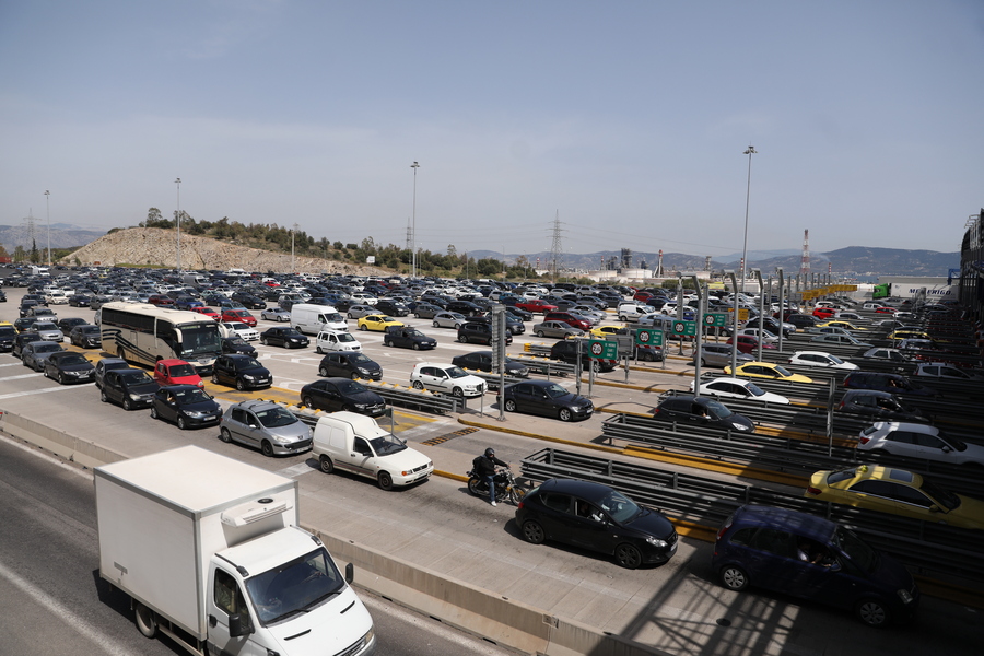 Κορυφώνεται η έξοδος του Πάσχα – Επί ποδός η Τροχαία