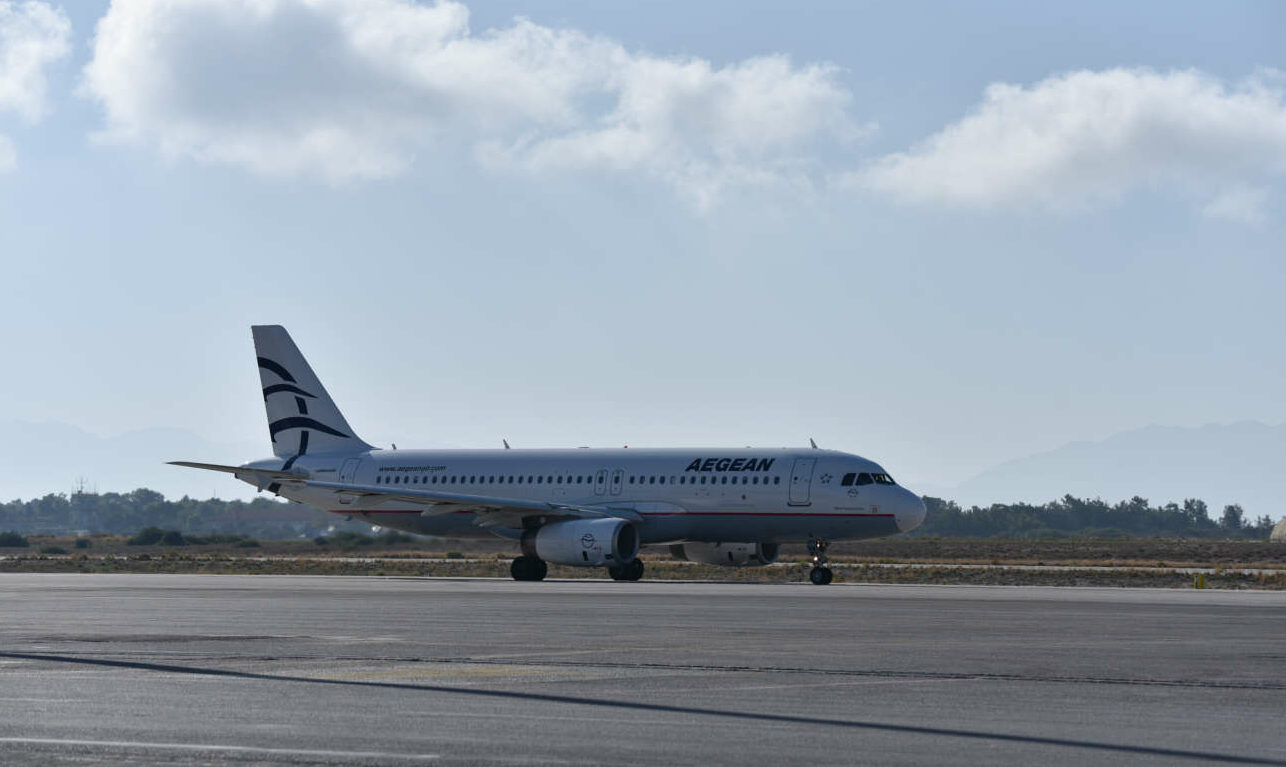 Μεταφορά του Αγίου Φωτός από τα Ιεροσόλυμα προς την Αθήνα και την υπόλοιπη Ελλάδα από την Aegean