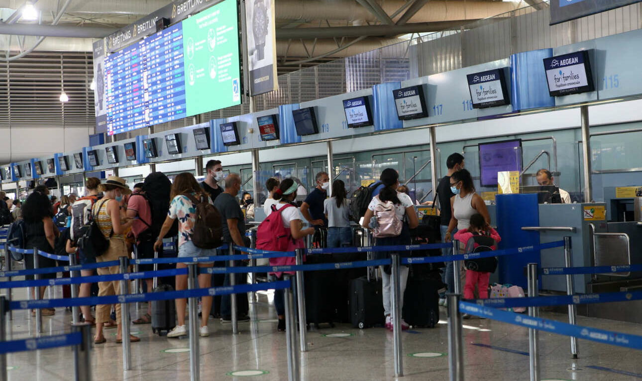 ΗΠΑ: Καταργούν τους ταξιδιωτικούς περιορισμούς για 89 χώρες – Μεταξύ τους και η Ελλάδα