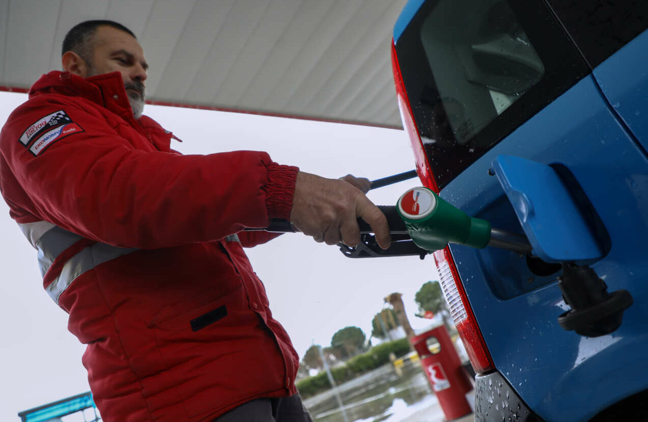 Επίδομα καυσίμων: Ανοίγει την Τρίτη η πλατφόρμα για τις αιτήσεις