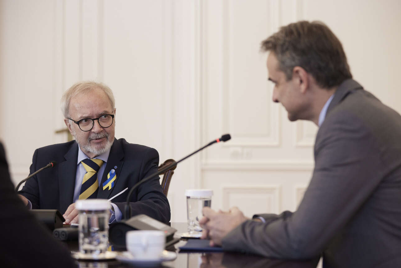 Μητσοτάκης με Χόιγερ: Στο τραπέζι πρόσθετη χρηματοδότηση από την ΕΤΕπ λόγω του πολέμου