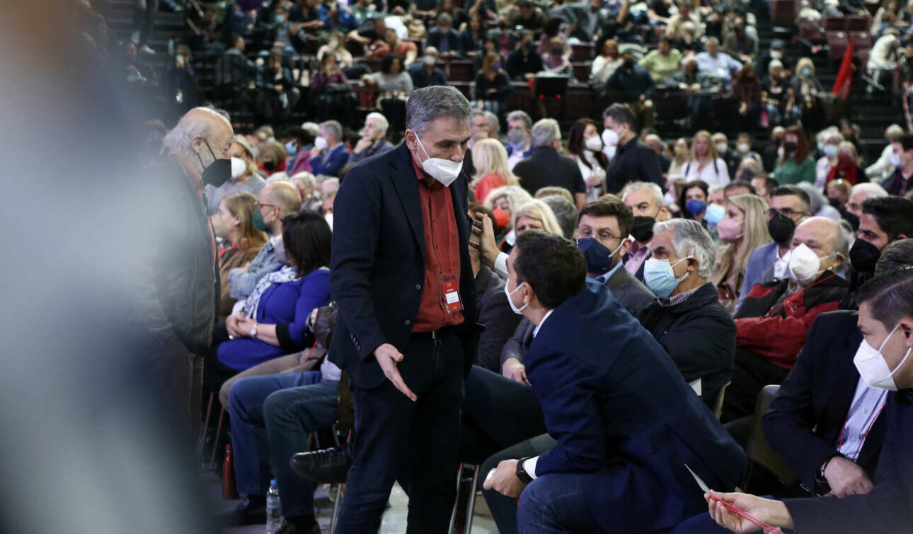 Eνταση μέχρι το τέλος στο Συνέδριο του ΣΥΡΙΖΑ – διαφωνίες στην ψηφοφορία για το καταστατικό