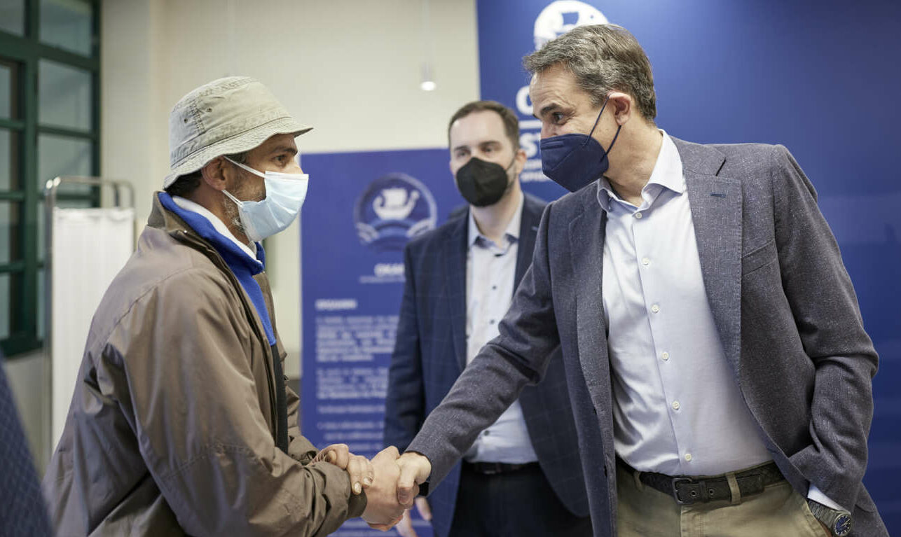 Επίσκεψη Μητσοτάκη στον πρώτο Χώρο Εποπτευόμενης Χρήσης στην Ελλάδα